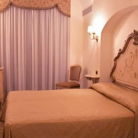 Hotel Tuscolana 4*