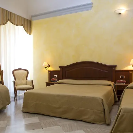 Tuscolana Hotel 4*