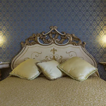 Tuscolana Hotel 4*