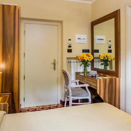 Hotel Tuscolana 4*