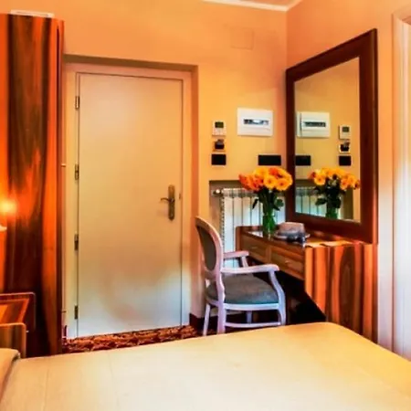 Hotel Tuscolana 4*
