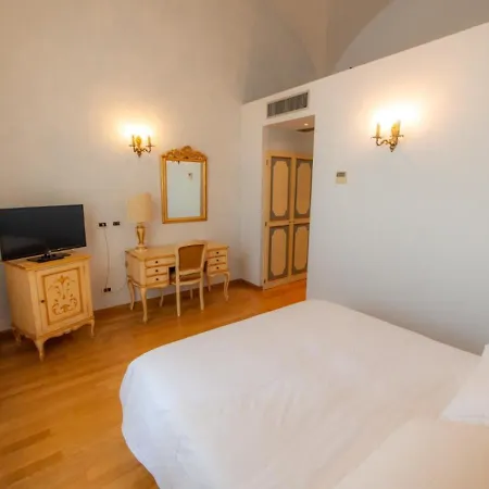 Hotel Tuscolana 4*
